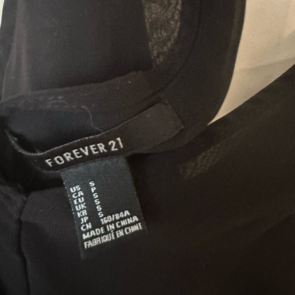 Black romper - Picture 3 of 3